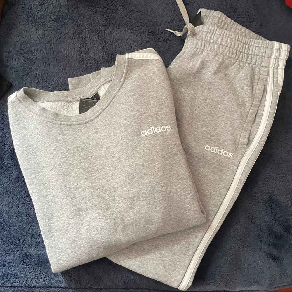 Adidas Sweatpants & Sweatshirt Crew Neck Set